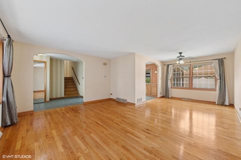 Tiny photo for 1711 W Woodland Avenue, Addison, IL 60101 (MLS # 12436870)