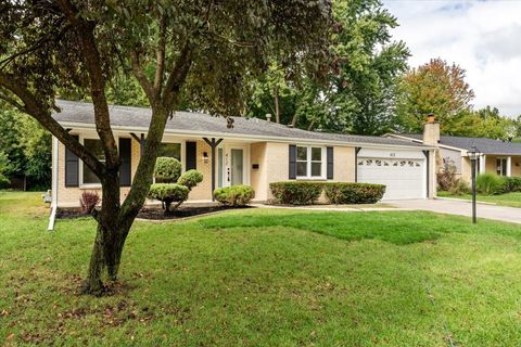 Tiny photo for 412 Redwood Lane, Schaumburg, IL 60193 (MLS # 12481539)