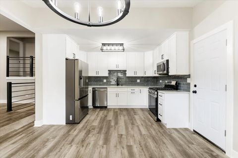 Tiny photo for 412 Redwood Lane, Schaumburg, IL 60193 (MLS # 12481539)
