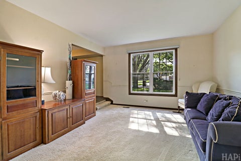 Tiny photo for 470 Highland Grove Drive, Buffalo Grove, IL 60089 (MLS # 12675879)