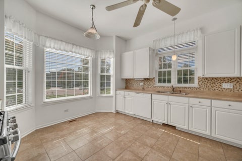 Tiny photo for 34734 N Lakeside Drive #34734, Ingleside, IL 60041 (MLS # 12778366)