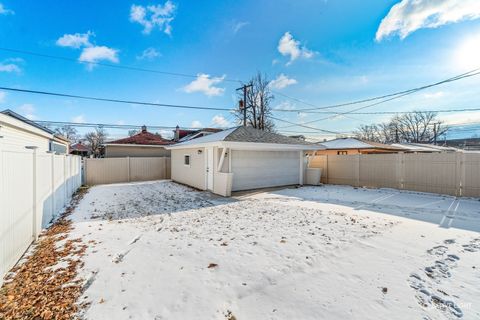 Tiny photo for 253 Park Court, Bellwood, IL 60104 (MLS # 12554286)