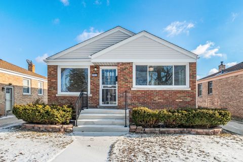 Photo of 253 Park Court, Bellwood, IL 60104 (MLS # 12554286)