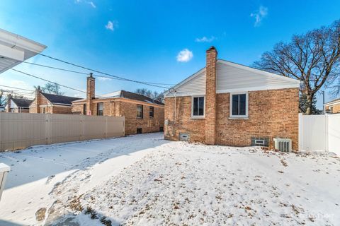 Tiny photo for 253 Park Court, Bellwood, IL 60104 (MLS # 12554286)