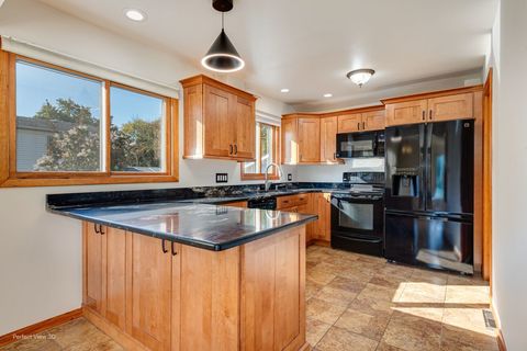 Tiny photo for 1N274 Woods Avenue, Carol Stream, IL 60188 (MLS # 12521348)