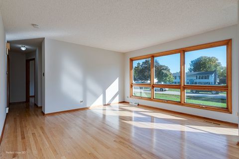 Tiny photo for 1N274 Woods Avenue, Carol Stream, IL 60188 (MLS # 12521348)