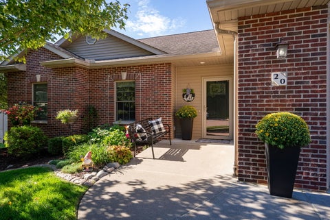 Tiny photo for 20 Musket Court, LeClaire, IA 52753 (MLS # 12751422)