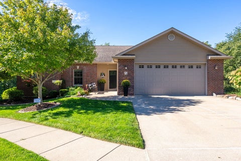 Photo of 20 Musket Court, LeClaire, IA 52753 (MLS # 12751422)