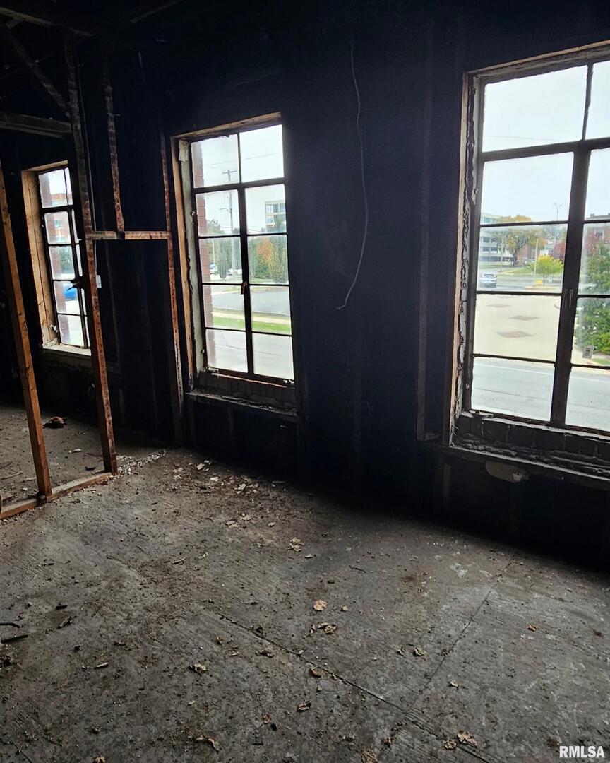 219 W MAIN Street