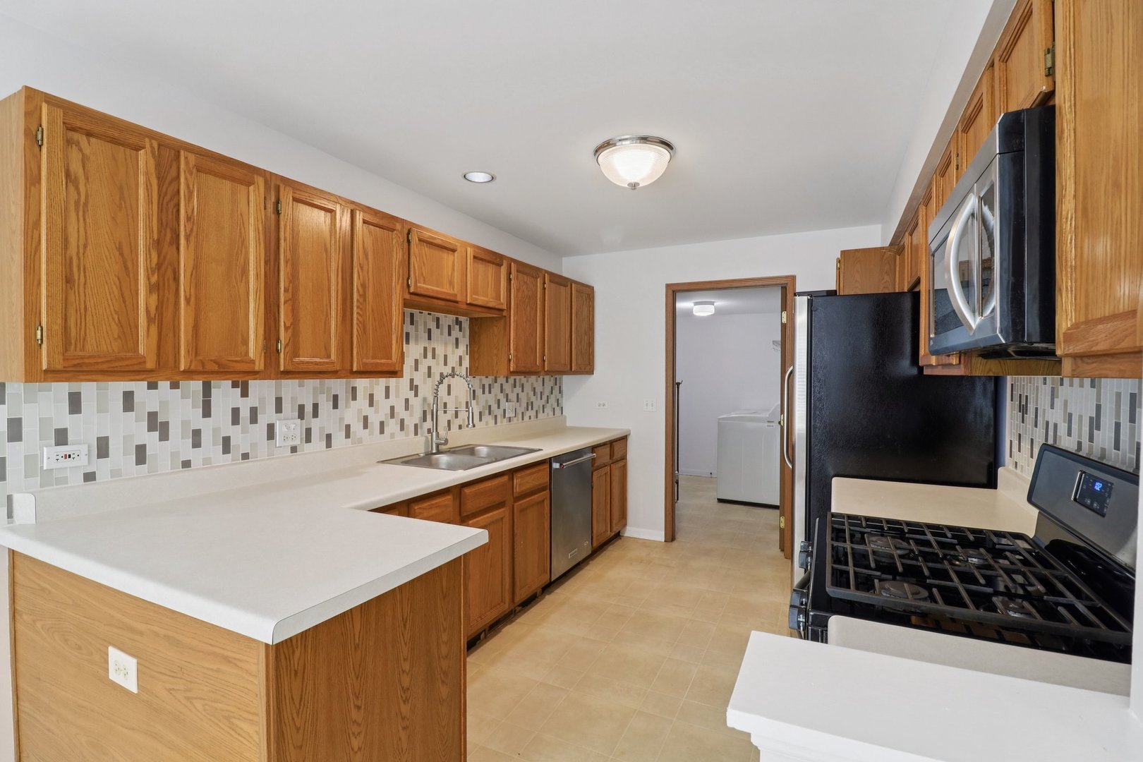 1142 Westminster Lane L6