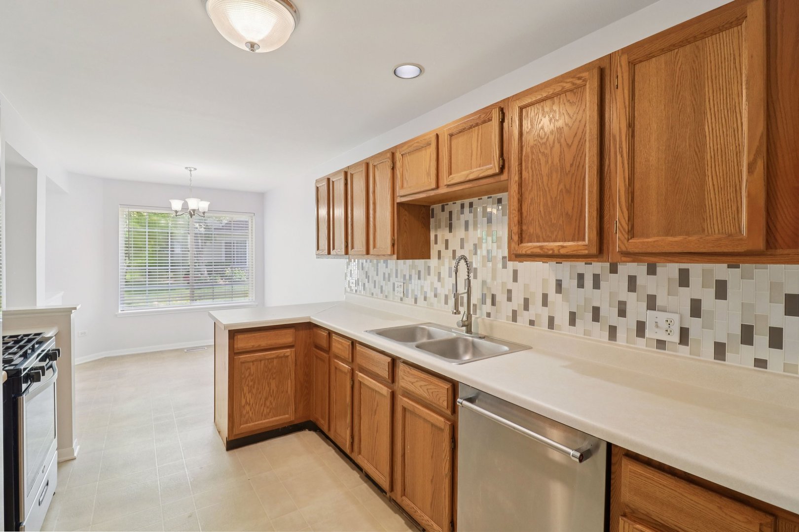 1142 Westminster Lane L6