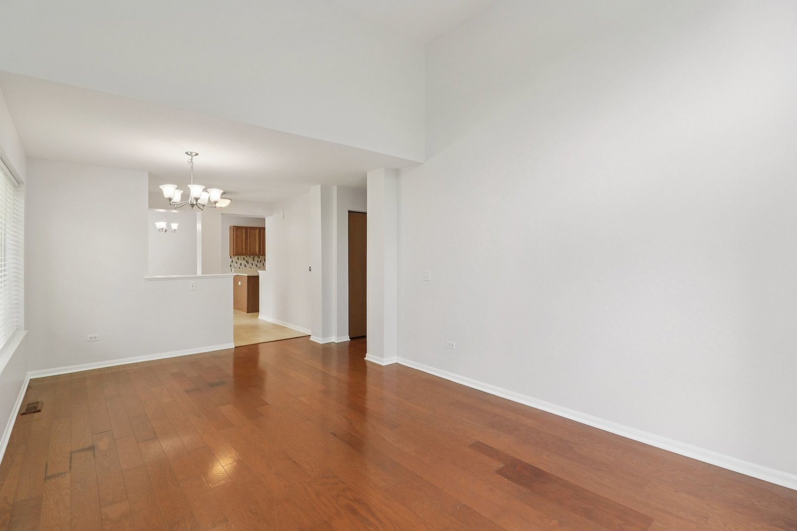1142 Westminster Lane L6