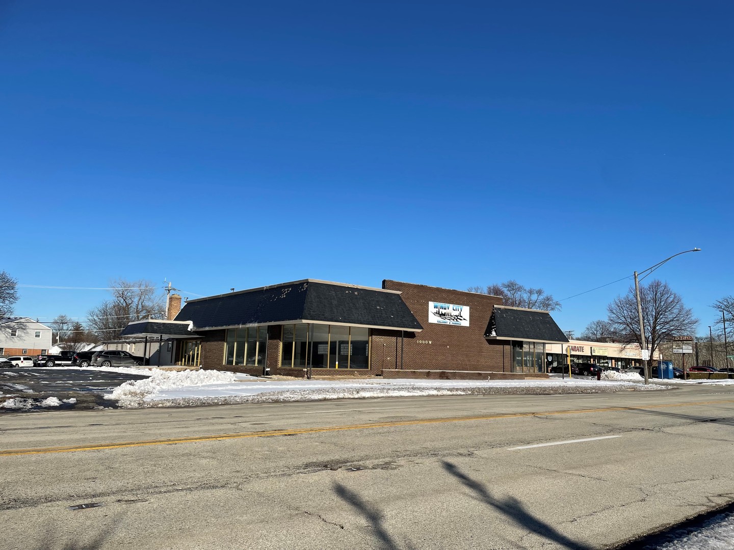 1000 W Northwest Highway