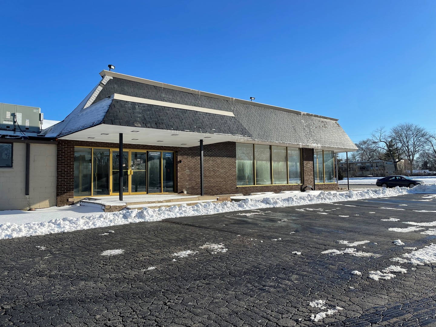 1000 W Northwest Highway