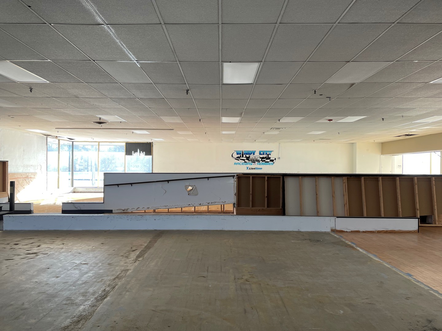 1000 W Northwest Highway