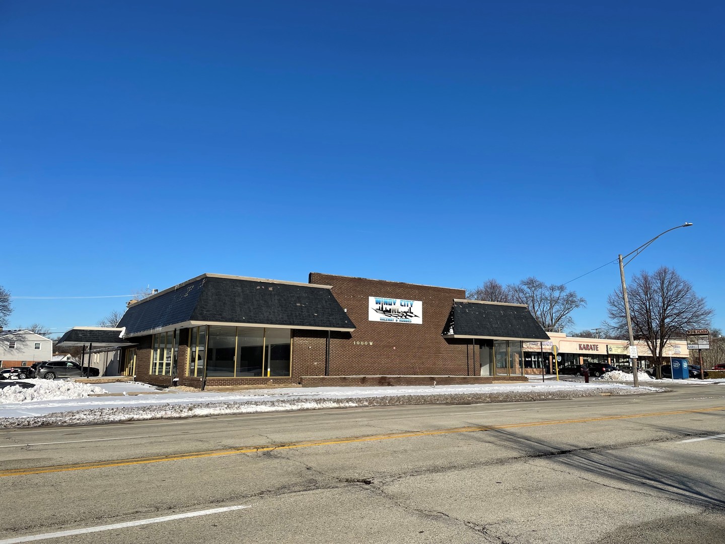 1000 W Northwest Highway