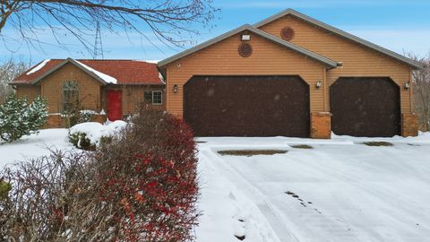 Photo of 678 Pheasant Run, Dixon, IL 61021 (MLS # 12525570)