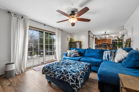 Tiny photo for 1112 WOODLAKE Drive, Carol Stream, IL 60188 (MLS # 12601160)