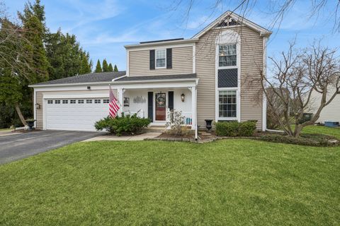 Photo of 1112 WOODLAKE Drive, Carol Stream, IL 60188 (MLS # 12601160)
