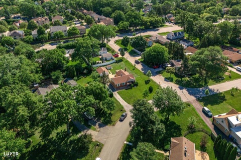 Tiny photo for 600 W Bob O Link Road, Mount Prospect, IL 60056 (MLS # 12699392)