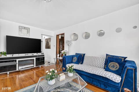 Tiny photo for 600 W Bob O Link Road, Mount Prospect, IL 60056 (MLS # 12699392)