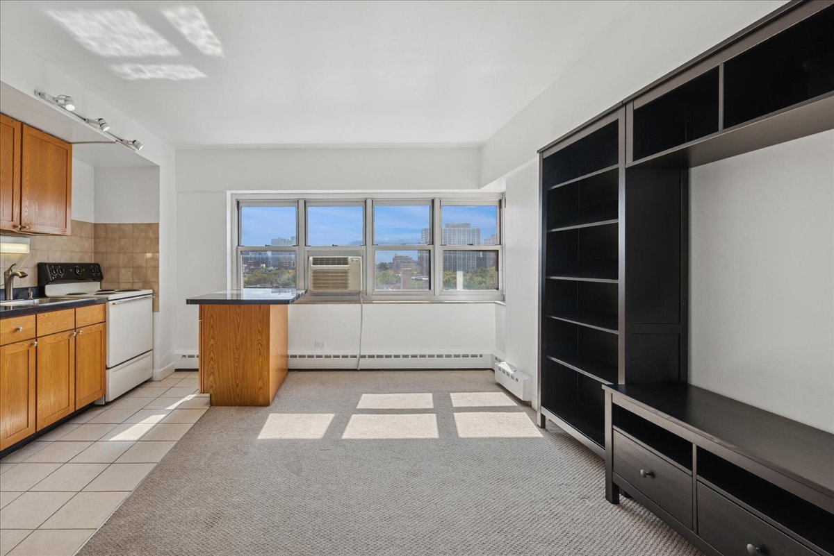 4960 N Marine Drive 816