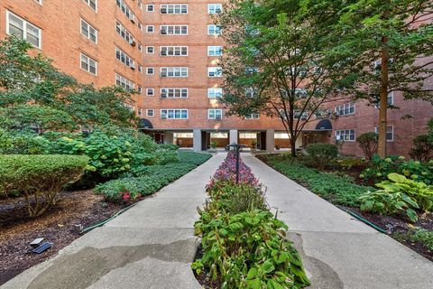 Tiny photo for 4960 N Marine Drive #816, Chicago, IL 60640 (MLS # 12496811)