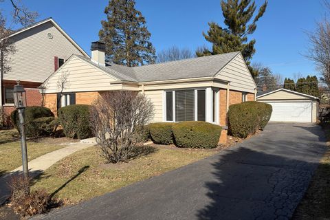 Tiny photo for 508 W Lonnquist Boulevard, Mount Prospect, IL 60056 (MLS # 12568092)