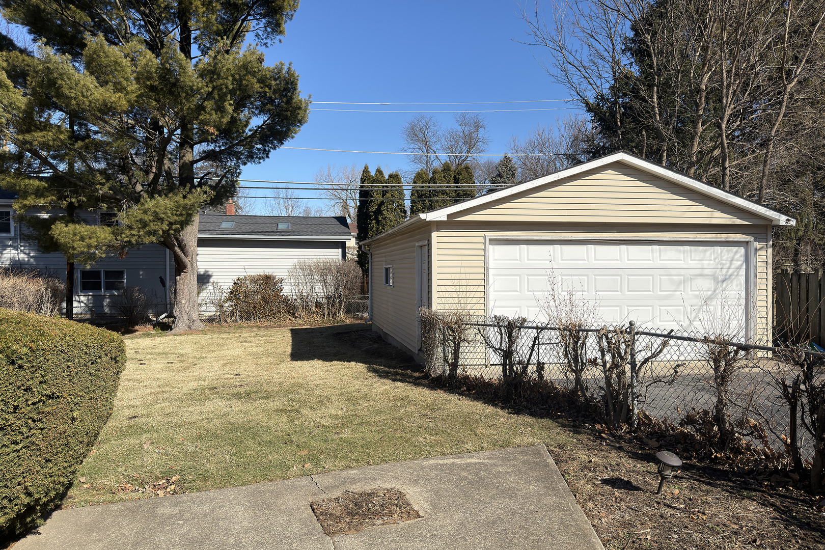 508 W Lonnquist Boulevard