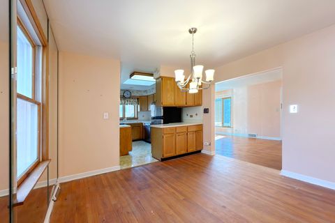 Tiny photo for 508 W Lonnquist Boulevard, Mount Prospect, IL 60056 (MLS # 12568092)