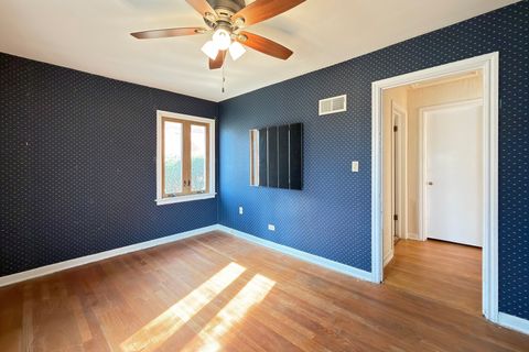 Tiny photo for 508 W Lonnquist Boulevard, Mount Prospect, IL 60056 (MLS # 12568092)