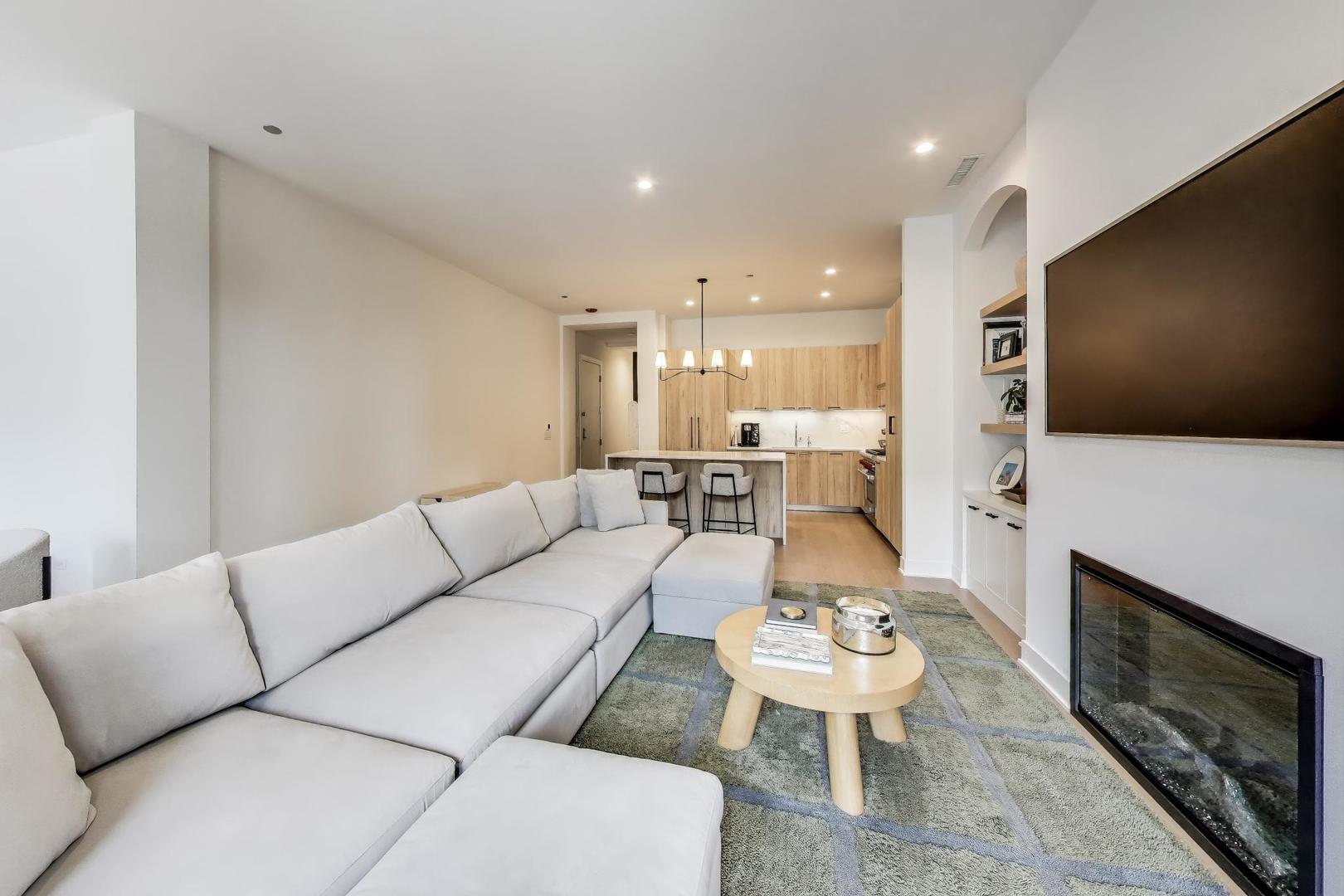 323 S Racine Avenue 3D