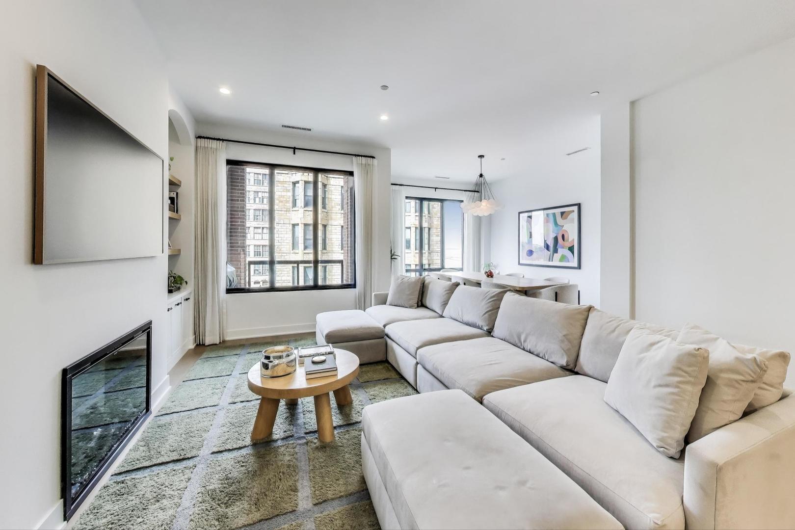 323 S Racine Avenue 3D