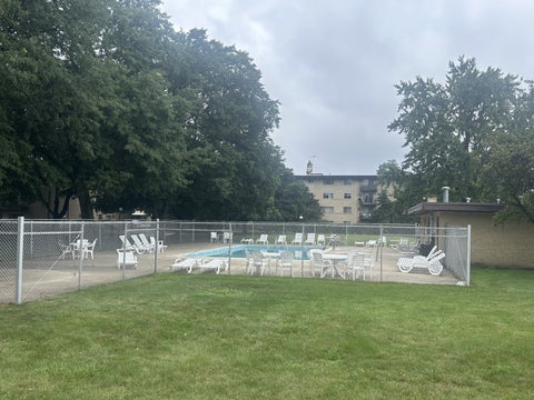 Tiny photo for 535 S Cleveland Avenue #202, Arlington Heights, IL 60005 (MLS # 12721230)