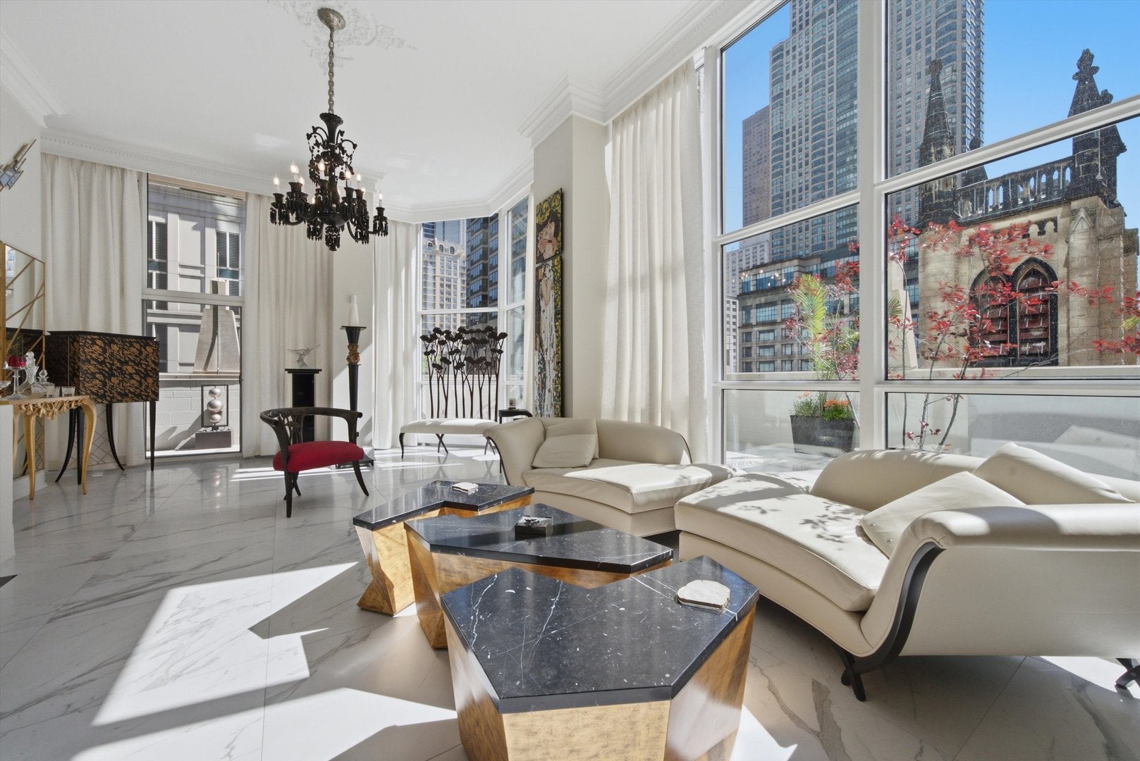 21 E Huron Street 706