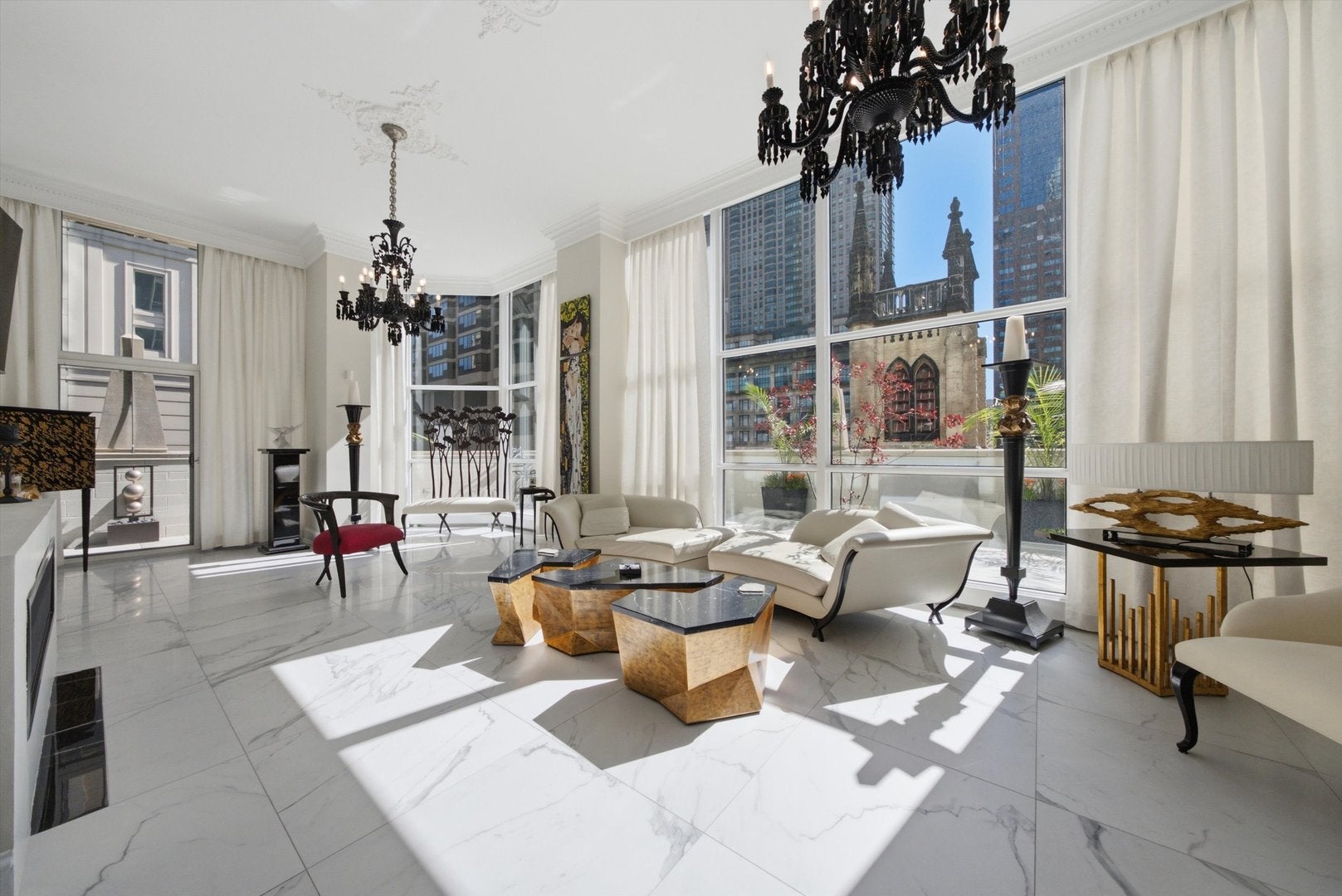 21 E Huron Street 706