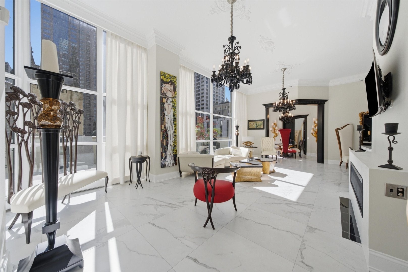 21 E Huron Street 706