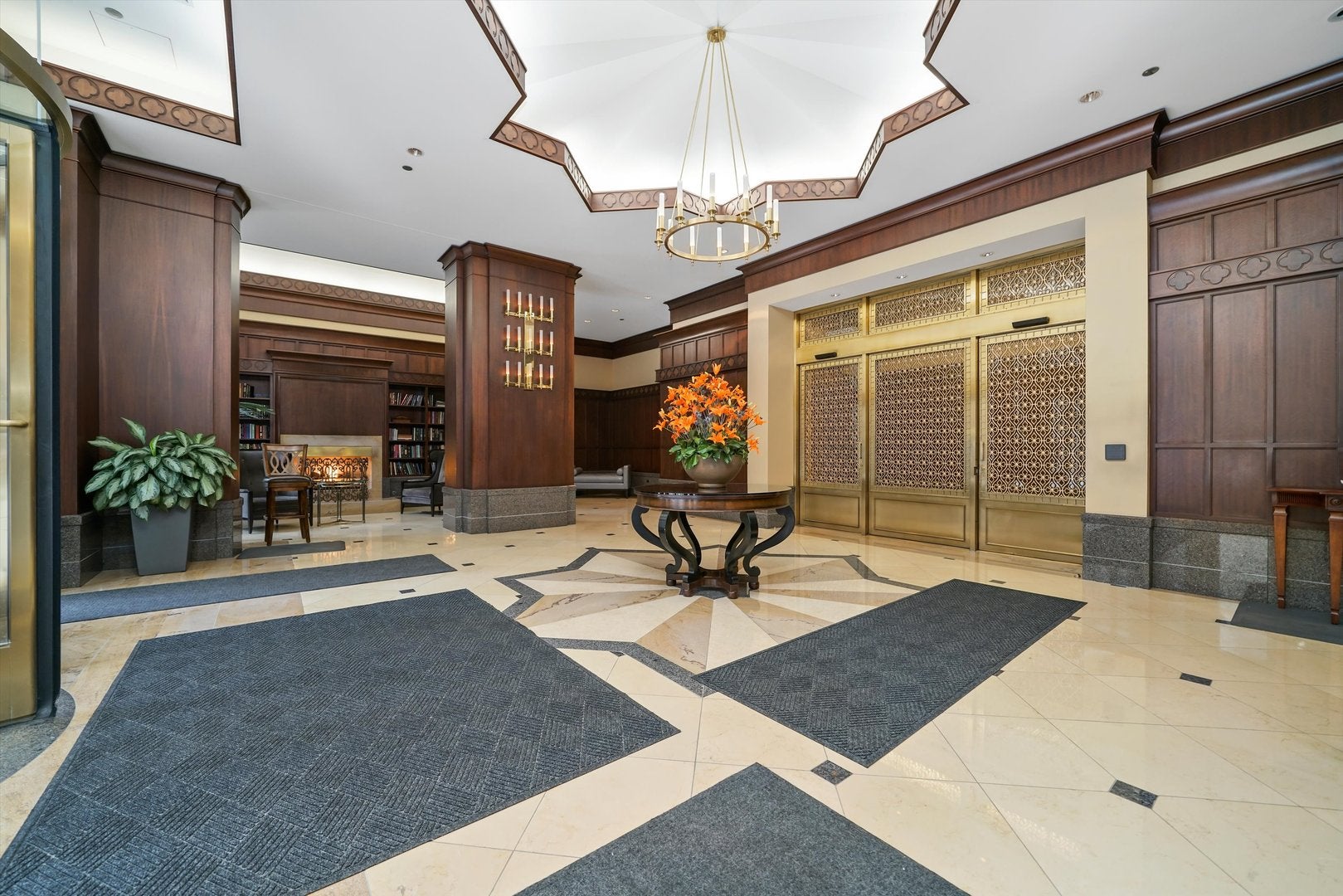 21 E Huron Street 706