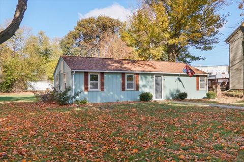 Tiny photo for 114 W 3rd Street, Gridley, IL 61744 (MLS # 12495499)