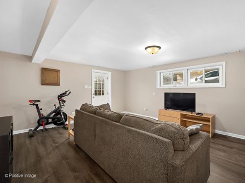 Tiny photo for 319 5th Street, Downers Grove, IL 60515 (MLS # 12598212)