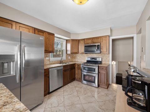 Tiny photo for 319 5th Street, Downers Grove, IL 60515 (MLS # 12598212)