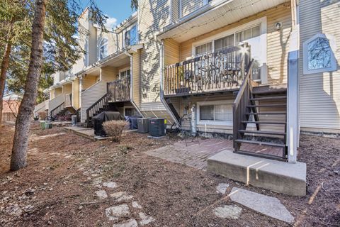 Tiny photo for 241 E Parallel Street #1A, Palatine, IL 60067 (MLS # 12578115)