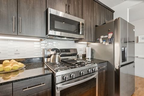 Tiny photo for 900 CHICAGO Avenue #609, Evanston, IL 60202 (MLS # 12569102)