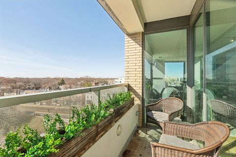 Tiny photo for 900 CHICAGO Avenue #609, Evanston, IL 60202 (MLS # 12569102)