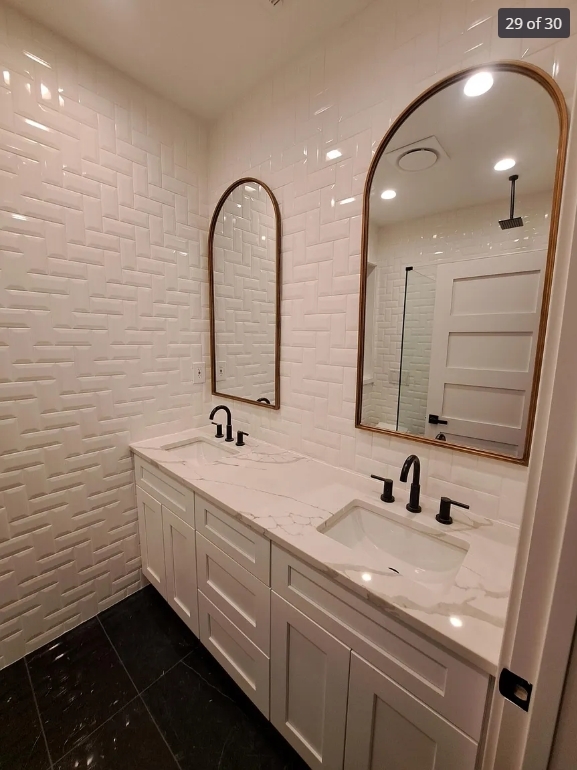 1634 W 38th Street