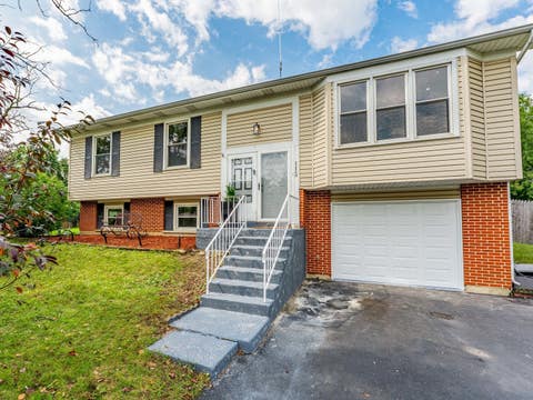 Photo of 113 Camelot Way, Bolingbrook, IL 60440 (MLS # 12736596)