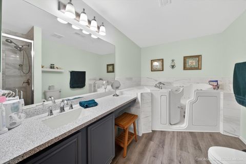Tiny photo for 634 Village Road #B, Crystal Lake, IL 60014 (MLS # 12670182)
