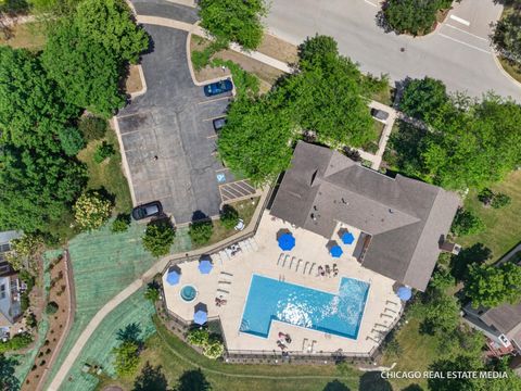 Tiny photo for 634 Village Road #B, Crystal Lake, IL 60014 (MLS # 12670182)