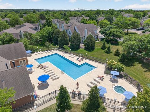 Tiny photo for 634 Village Road #B, Crystal Lake, IL 60014 (MLS # 12670182)