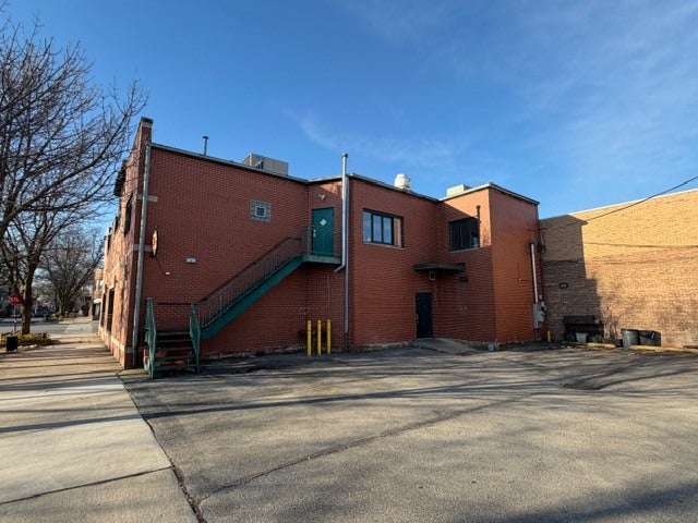 5700 W Irving Park Road